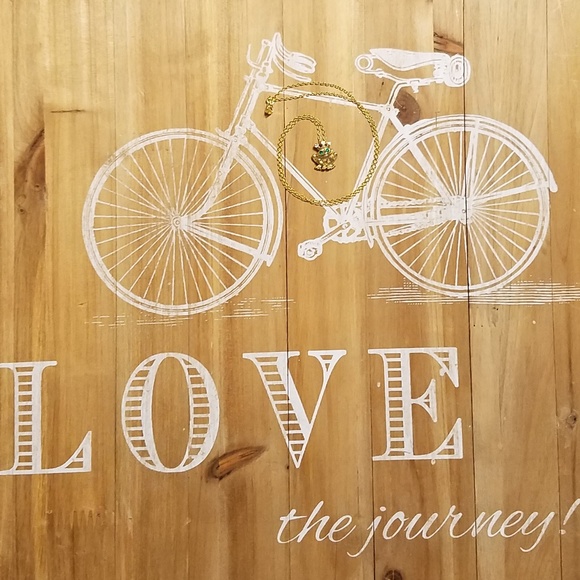 Whimsical gold rhinestone frog pendant necklace - Picture 3 of 5